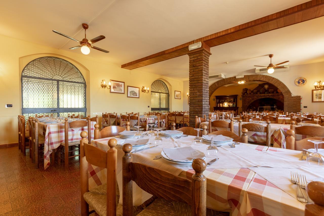 Hotel Villa Elda อัสซิซี ภายนอก รูปภาพ