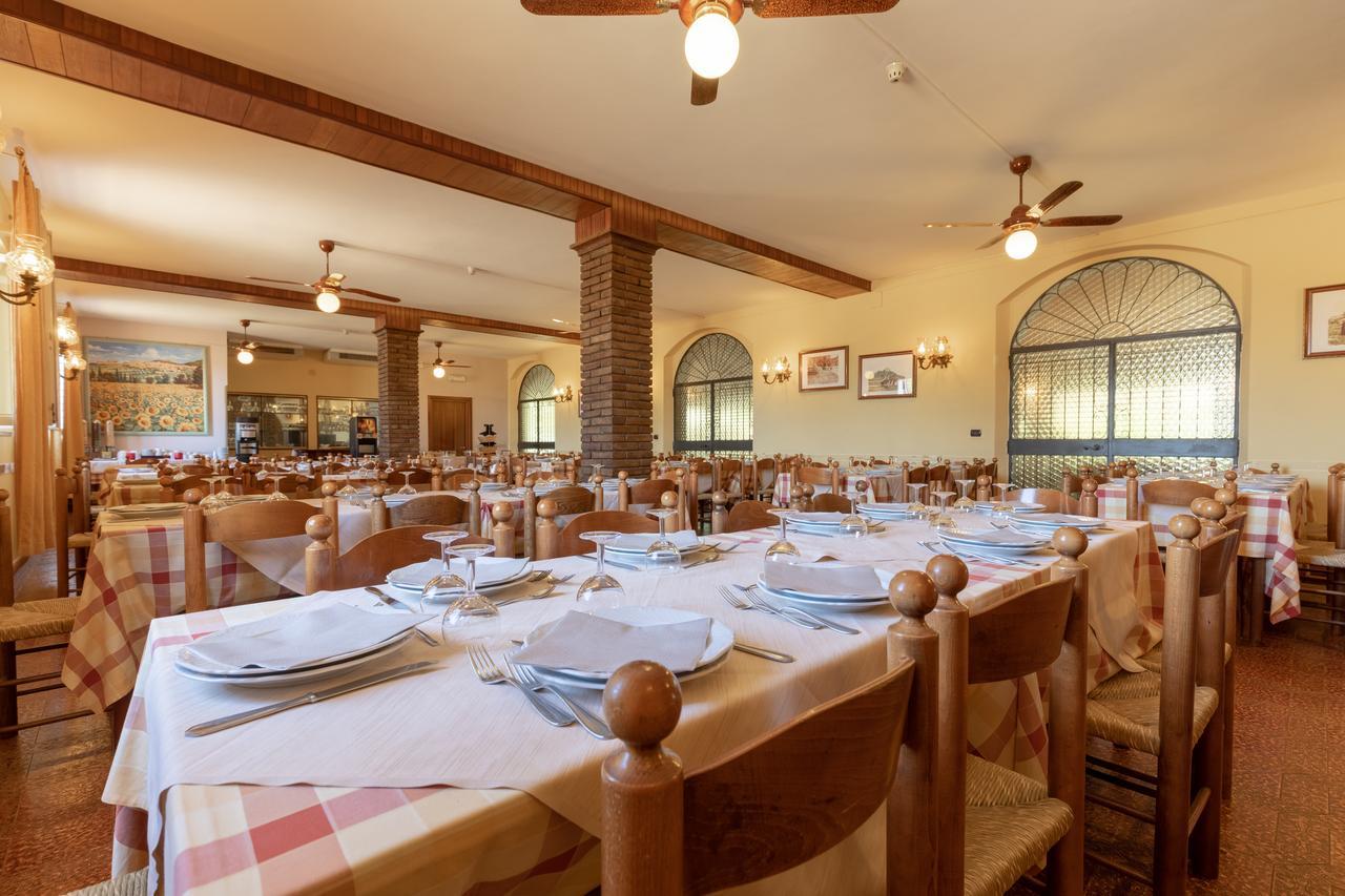 Hotel Villa Elda อัสซิซี ภายนอก รูปภาพ